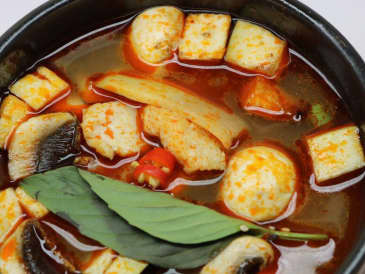 Tom Yam Suppe (mittelscharf)